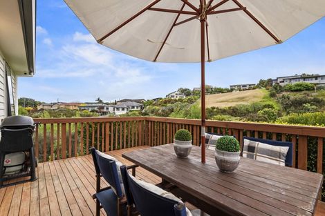 Photo of property in 11 Kahu Close, Orewa, 0931