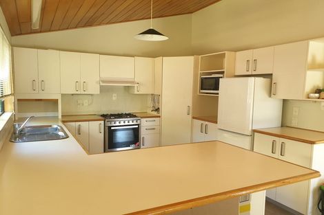 Photo of property in 38 Banyan Drive, Totara Heights, Auckland, 2105