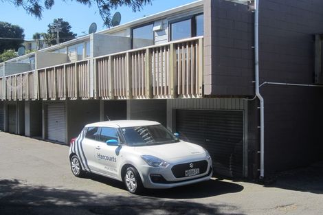 Photo of property in 23f2 Collins Avenue, Tawa, Wellington, 5028