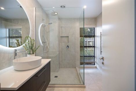 Photo of property in 1 Goldleaf Hill, Queenstown, 9300
