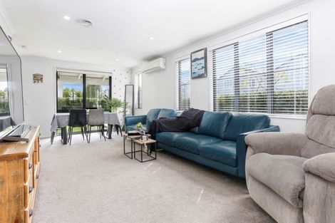 Photo of property in 69 Saddleback Crescent, Papakura, 2110