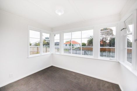 Photo of property in 104 Clyde Crescent, Roslyn, Palmerston North, 4414