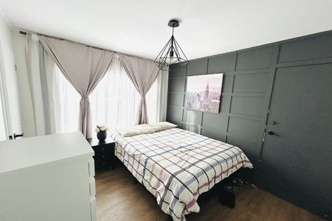 Photo of property in 13 Sunward Rise, Glenfield, Auckland, 0629