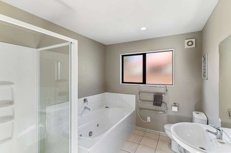 Photo of property in 5 Mica Place, Northwood, Christchurch, 8051