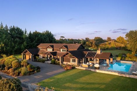 Photo of property in 2 Otaihanga Road, Paraparaumu Beach, Paraparaumu, 5032