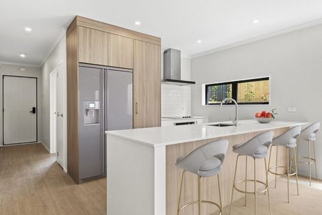 Photo of property in 1/3 Parapara Place, Albany, 0632