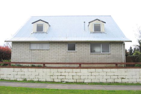 Photo of property in 24 Kowhai Street, Inglewood, 4330