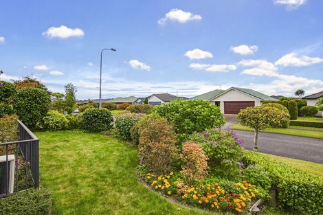 Photo of property in 4 Cranbrook Grove, Waikanae, 5036