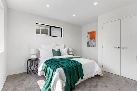 Photo of property in 17b Kathleen Street, Totara Vale, Auckland, 0627