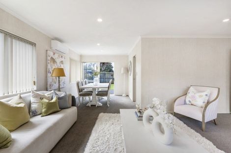 Photo of property in 9 Ballydonegan Rise, East Tamaki, Auckland, 2013