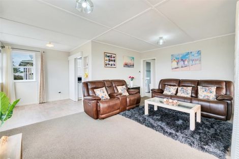 Photo of property in 20 Riserra Drive, Ranui, Auckland, 0612
