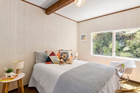 Photo of property in 40 Glanmire Road, Newlands, Wellington, 6037