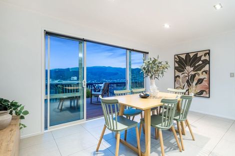 Photo of property in 26 Kilkelly Close, Tawa, Wellington, 5028