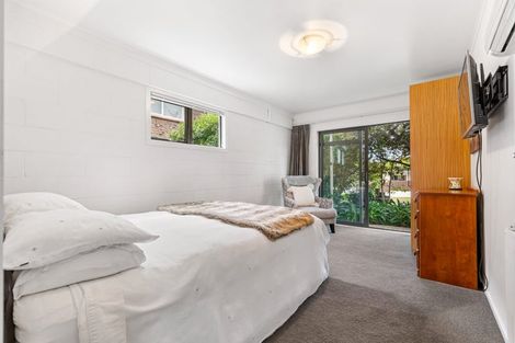 Photo of property in 16 Nui Mana Place, Te Atatu South, Auckland, 0610