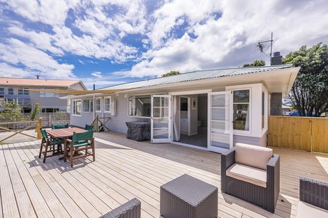 Photo of property in 60 Te Kupe Road, Paraparaumu Beach, Paraparaumu, 5032