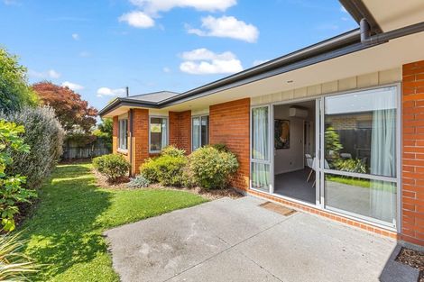 Photo of property in 15 Saint Peters Close, Woolston, Christchurch, 8062
