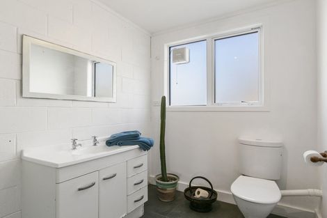Photo of property in 102u1 Lyall Parade, Lyall Bay, Wellington, 6022