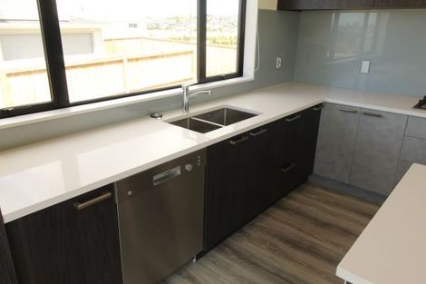 Photo of property in 79 Maka Terrace, Orewa, 0931