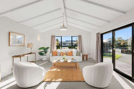 Photo of property in 4 Kingham Place, Avonhead, Christchurch, 8042
