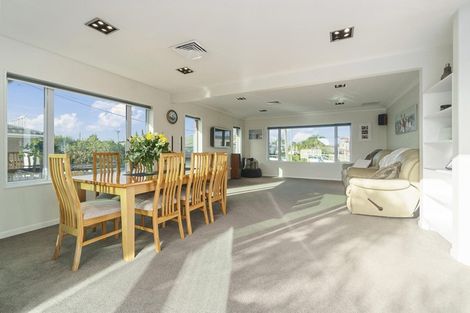 Photo of property in 444 Old Te Atatu Road, Te Atatu Peninsula, Auckland, 0610