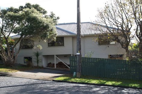 Photo of property in 76 Churchill Road, Cockle Bay, Auckland, 2014