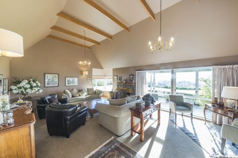 Photo of property in 38 Titirangi Drive, Fitzherbert, Palmerston North, 4471