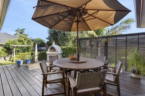 Photo of property in 14 Lansell Drive, East Tamaki Heights, Auckland, 2016