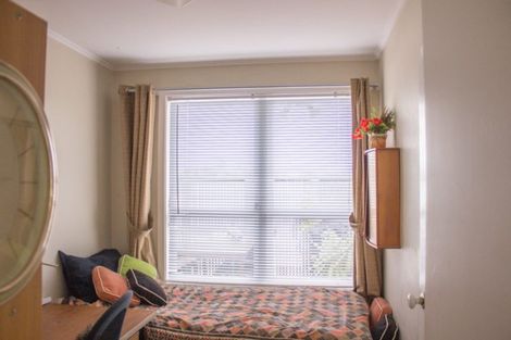 Photo of property in 1/22 Coroglen Avenue, Birkenhead, Auckland, 0626