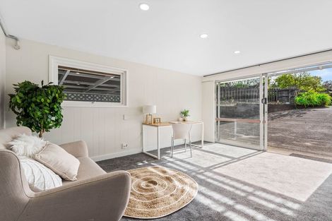 Photo of property in 34 Cyclarama Crescent, Massey, Auckland, 0614