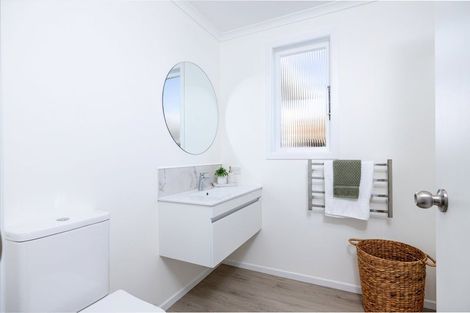 Photo of property in 100 Brandon Street, Featherston, 5710