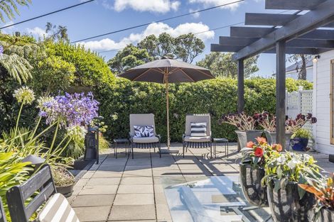 Photo of property in 75 Karepa Street, Brooklyn, Wellington, 6021