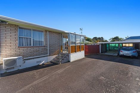 Photo of property in 2/4 Severn Place, Spotswood, New Plymouth, 4310