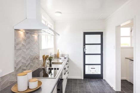 Photo of property in 2 Avon Terrace, Roslyn, Palmerston North, 4414