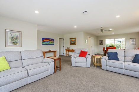 Photo of property in 8 Brompton Drive, Taradale, Napier, 4112
