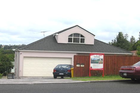 Photo of property in 2/115 Chivalry Road, Glenfield, Auckland, 0629