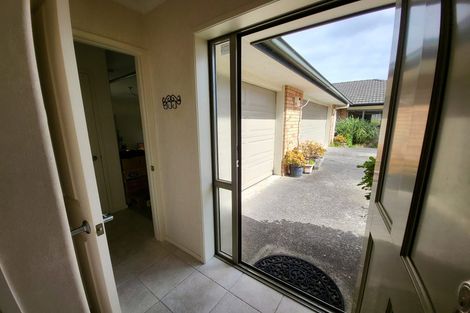 Photo of property in 19 Ballymore Drive, Pinehill, Auckland, 0632