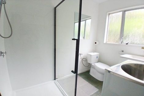 Photo of property in 100a Broderick Road, Johnsonville, Wellington, 6037