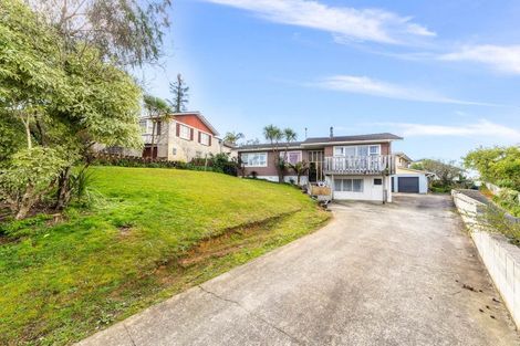 Photo of property in 16 Crompton Road, Massey, Auckland, 0614
