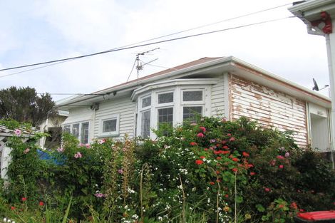 Photo of property in 12 Waikato Street, Island Bay, Wellington, 6023