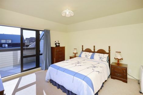 Photo of property in 2/112 Memorial Avenue, Burnside, Christchurch, 8053