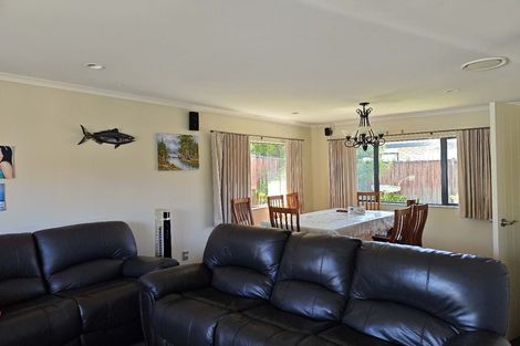 Photo of property in 8 Alvre Place, Flat Bush, Auckland, 2016