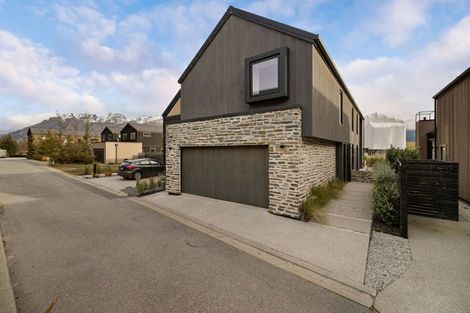 Photo of property in 10 Soudley Court, Jacks Point, Queenstown, 9371