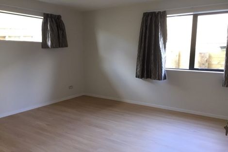 Photo of property in 5a Murray Road, Te Atatu Peninsula, Auckland, 0610