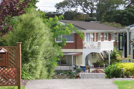 Photo of property in 28 Taupiko Place, Green Bay, Auckland, 0604