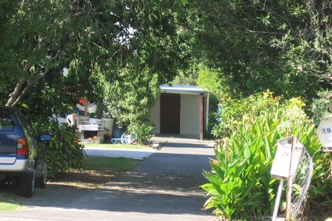 Photo of property in 21 Wattle Street, New Lynn, Auckland, 0600