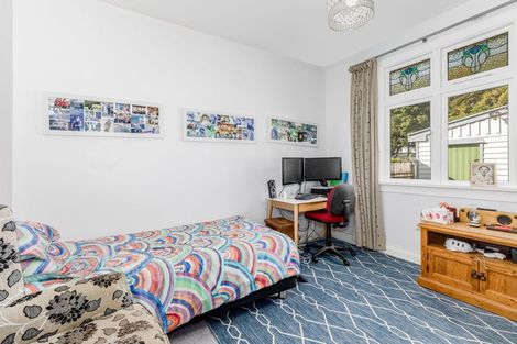Photo of property in 64 Oroua Street, Eastbourne, Lower Hutt, 5013