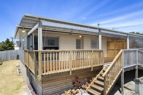 Photo of property in 2/1 Kahika Road, Birkdale, Auckland, 0626