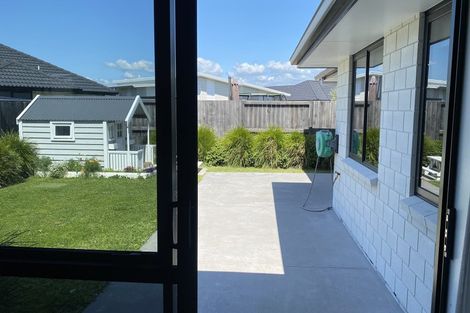 Photo of property in 5 Oka Street, Papamoa Beach, Papamoa, 3118