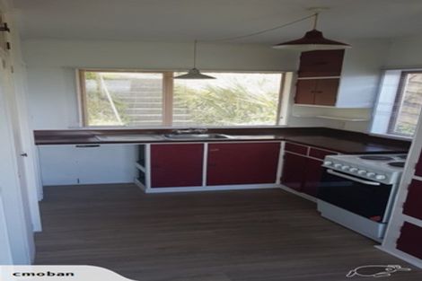 Photo of property in 8b Middlesex Place, Northland, Wellington, 6012