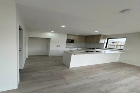 Photo of property in 60c Heybridge Street, Manurewa, Auckland, 2102